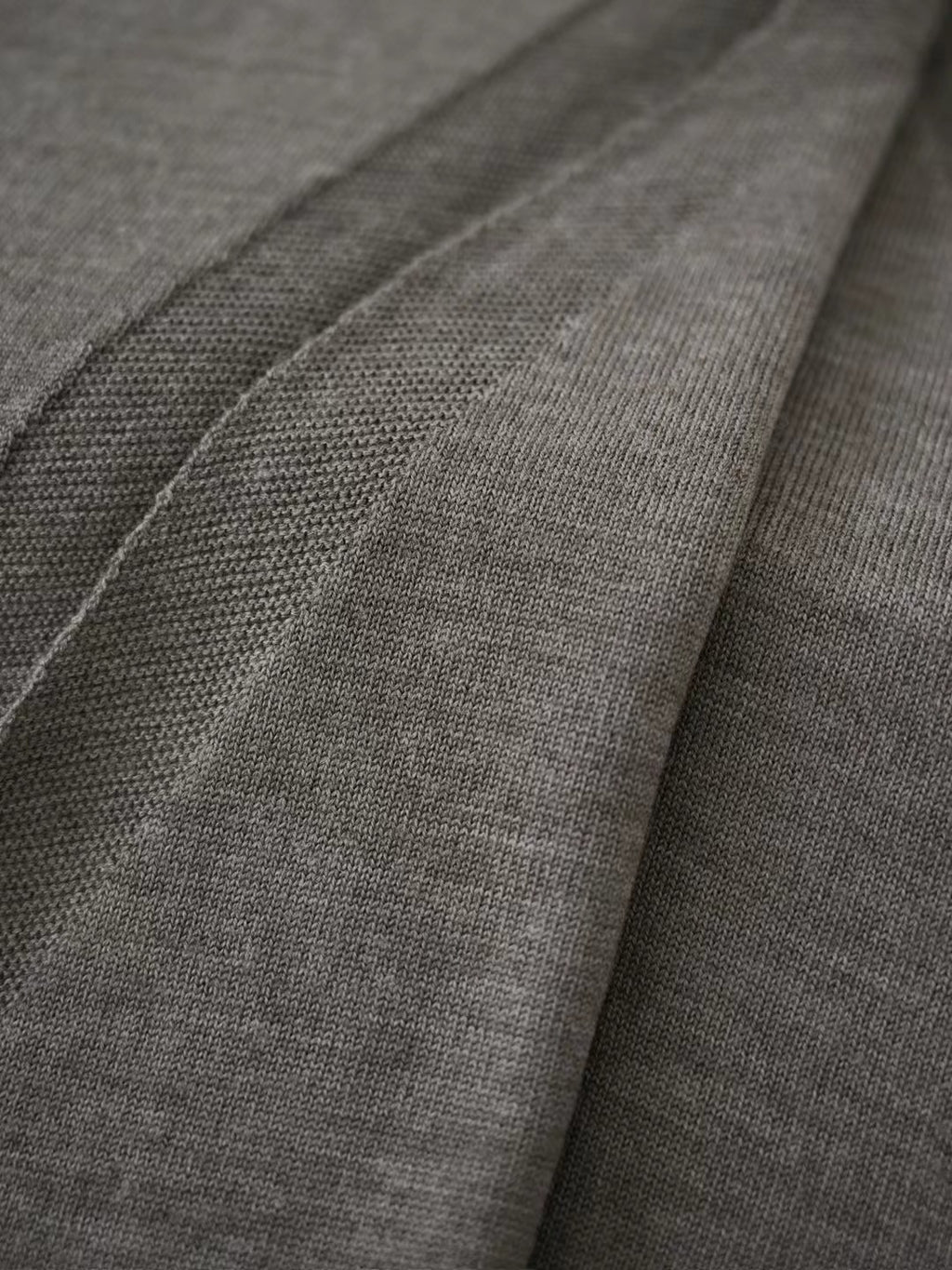 Loro Piana Kaschmirschal Taupe – Luxuriöser Herren-Schal aus feinstem Cashmere)