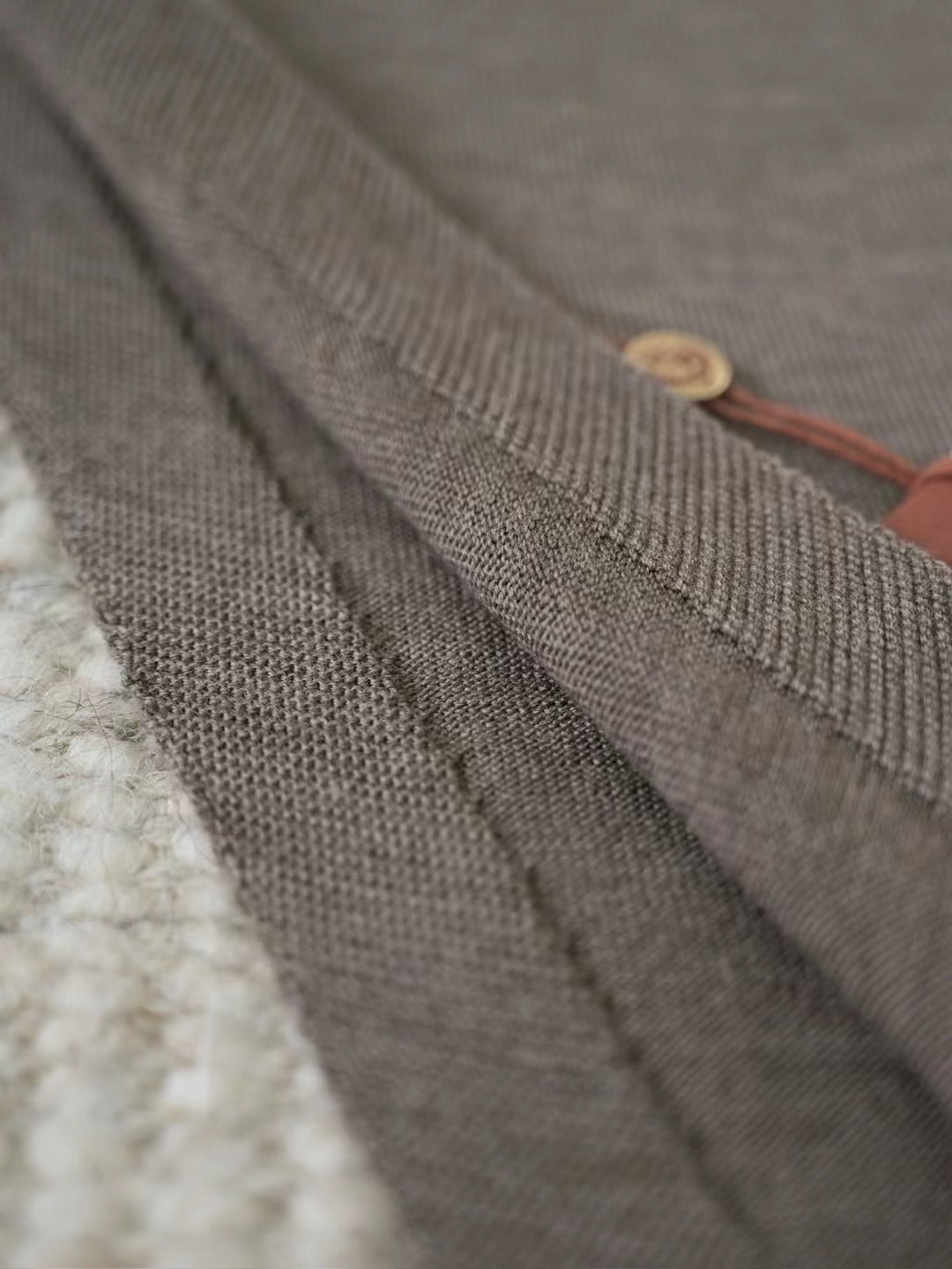 Loro Piana Kaschmirschal Taupe – Luxuriöser Herren-Schal aus feinstem Cashmere)
