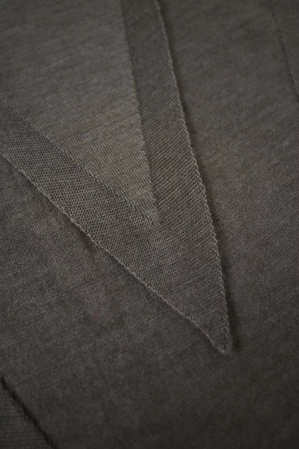 Loro Piana Kaschmirschal Taupe – Luxuriöser Herren-Schal aus feinstem Cashmere)