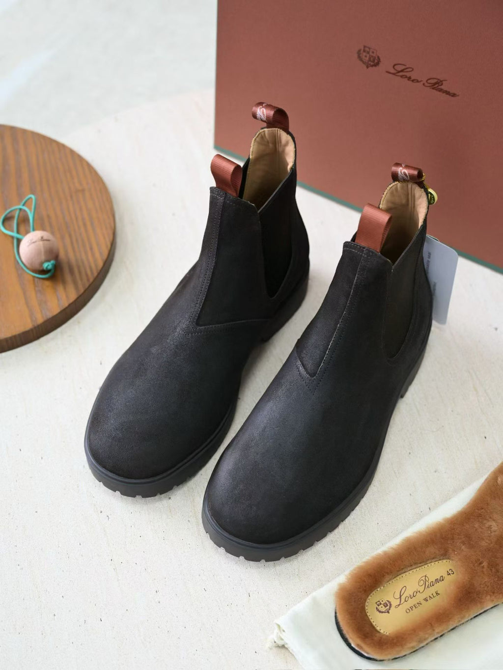 Loro Piana Herren-Wildleder-Chelsea-Boots Open Walk mit Profilsohle