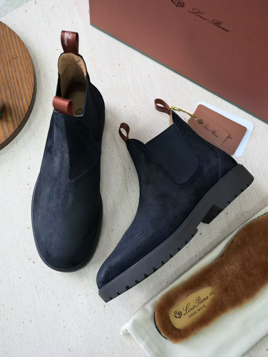 Loro Piana Herren-Wildleder-Chelsea-Boots mit Profilsohle