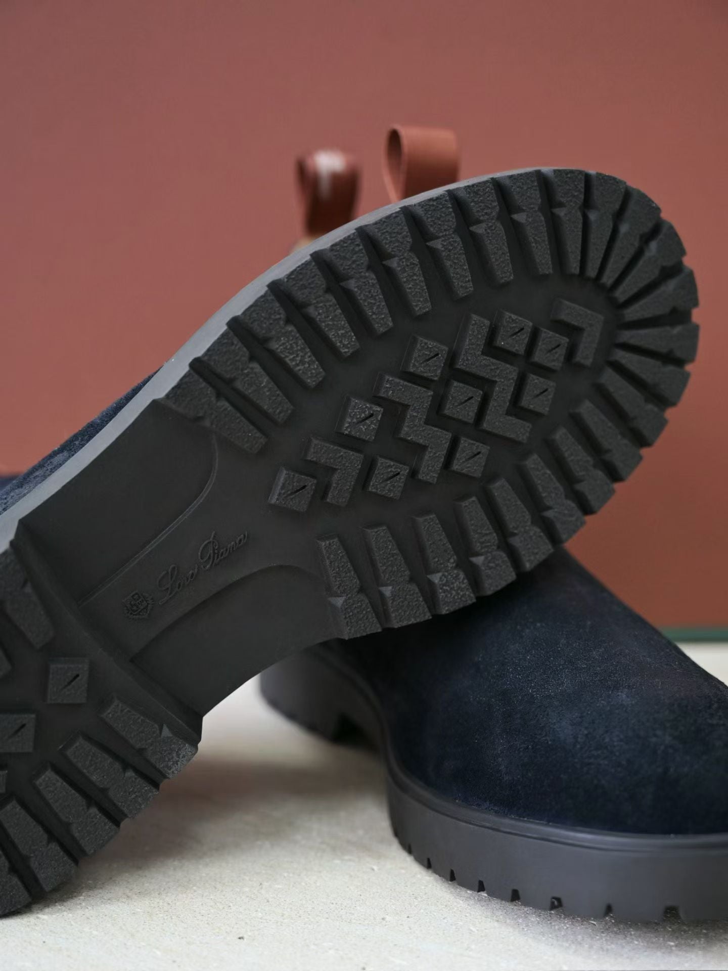 Loro Piana Herren-Wildleder-Chelsea-Boots mit Profilsohle