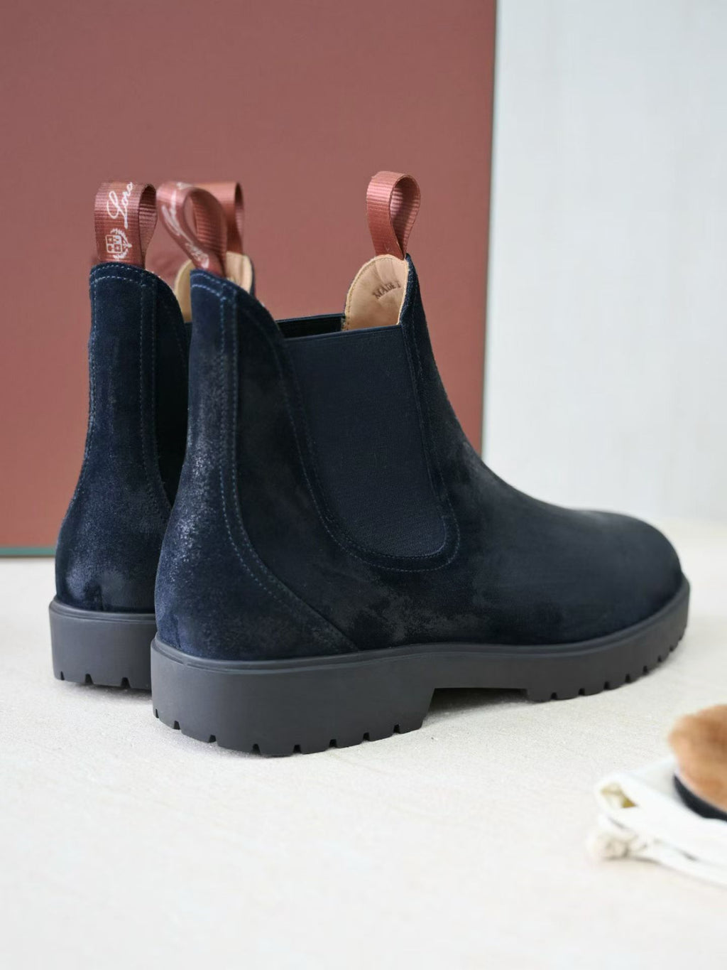 Loro Piana Herren-Wildleder-Chelsea-Boots mit Profilsohle