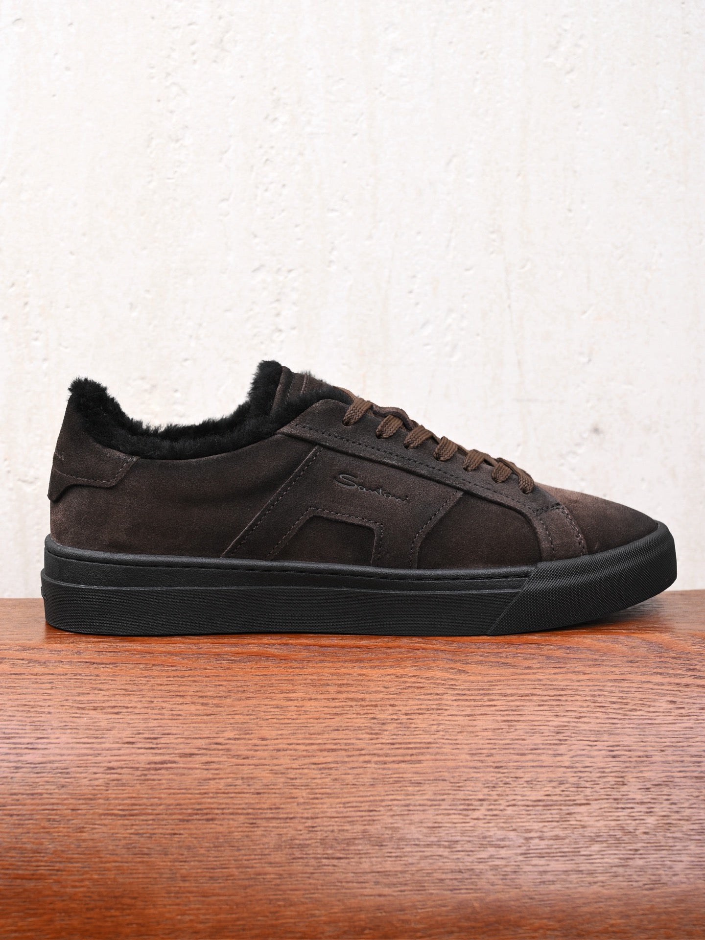 Santoni Veloursleder-Sneaker mit Lammfellfutter in Dunkelbraun