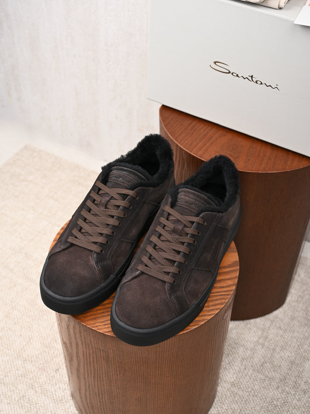 Santoni Veloursleder-Sneaker mit Lammfellfutter in Dunkelbraun