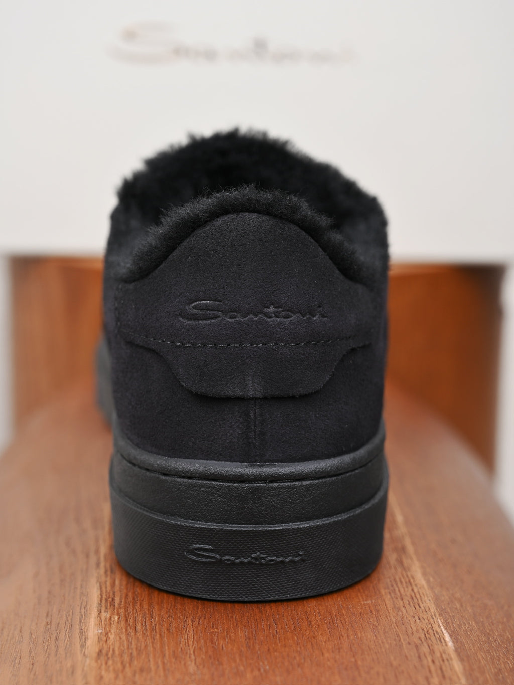 Santoni Sneaker aus Veloursleder mit Lammfellfutter in Schwarz
