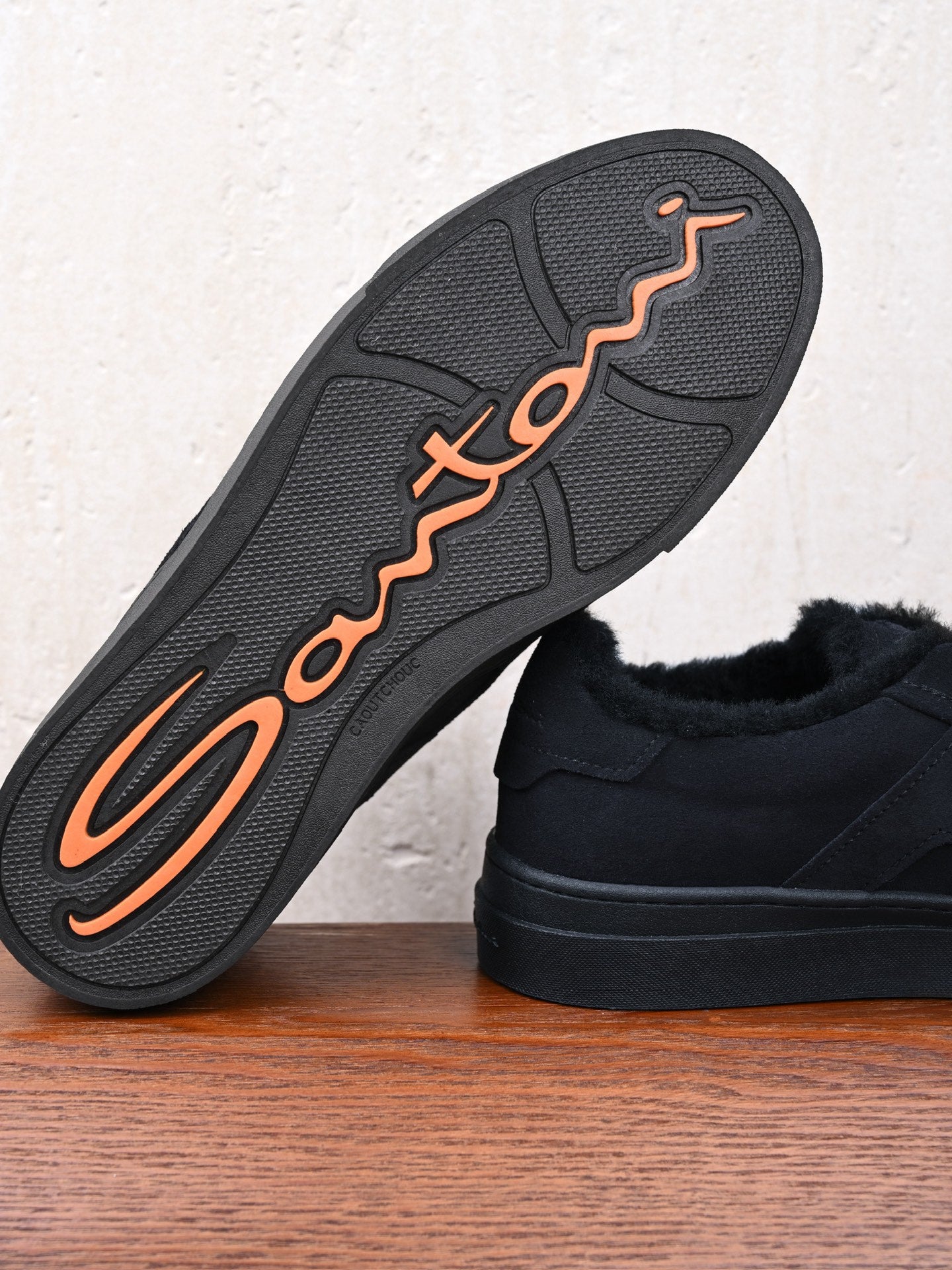 Santoni Sneaker aus Veloursleder mit Lammfellfutter in Schwarz