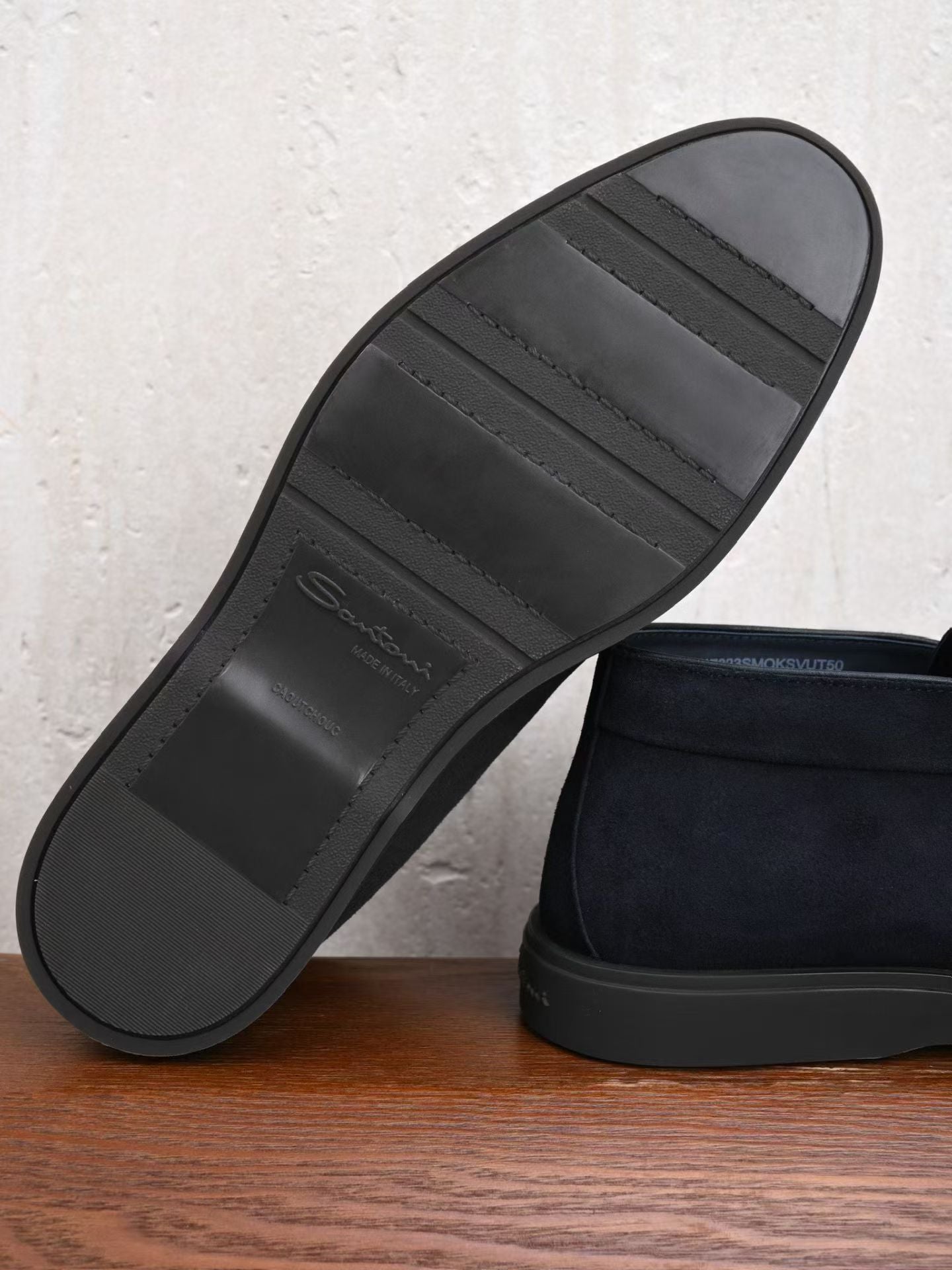 Santoni Herren-Slipper aus dunkelblauem Veloursleder mit Gummisohle