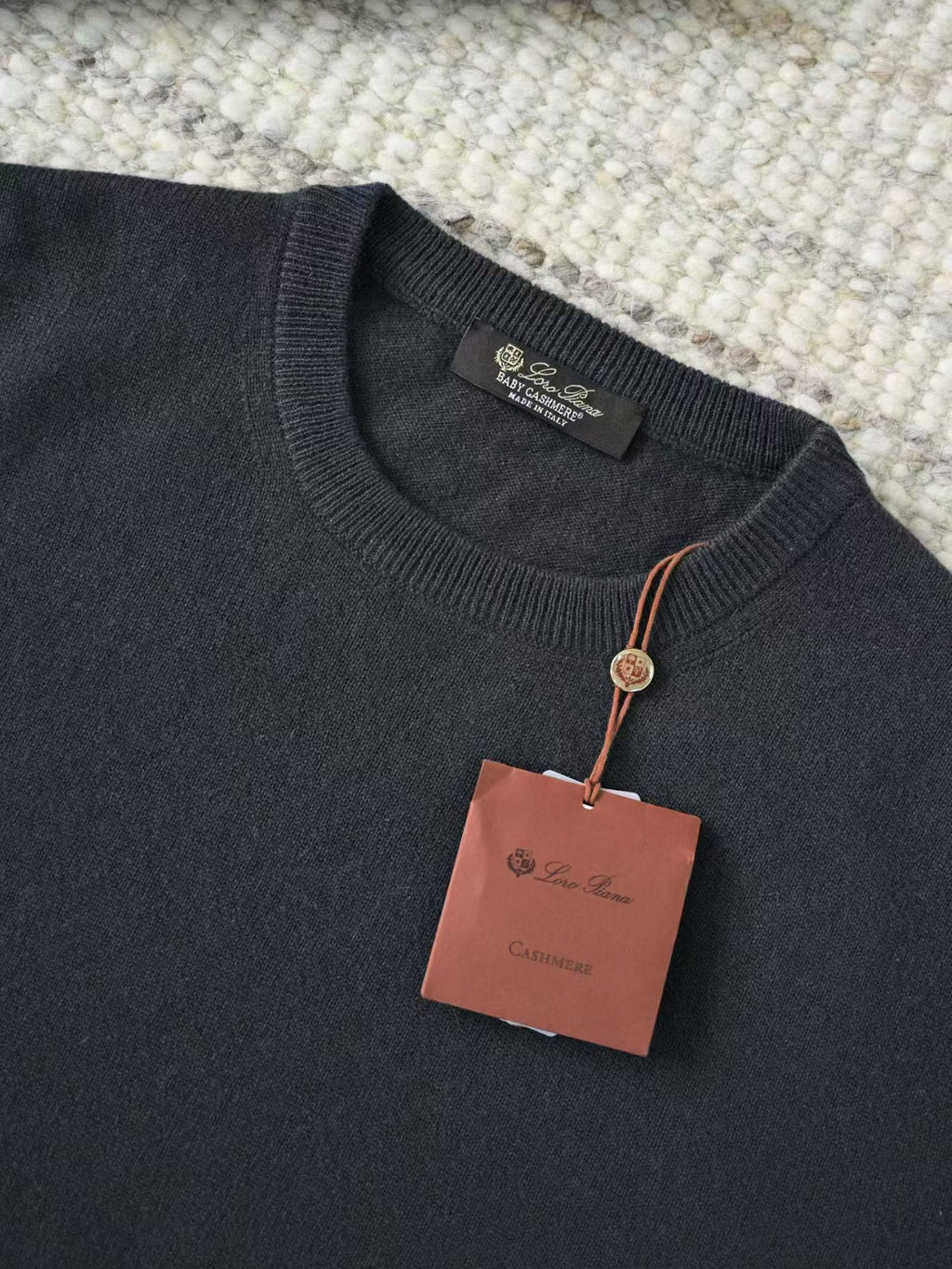 Loro Piana Herren-Pullover aus Baby-Kaschmir in Anthrazitgrau