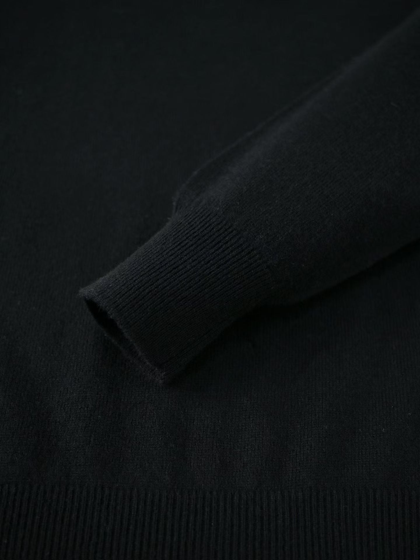 Loro Piana Herren-Pullover aus Baby-Kaschmir in Schwarz