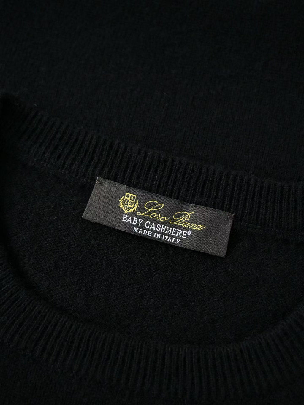 Loro Piana Herren-Pullover aus Baby-Kaschmir in Schwarz
