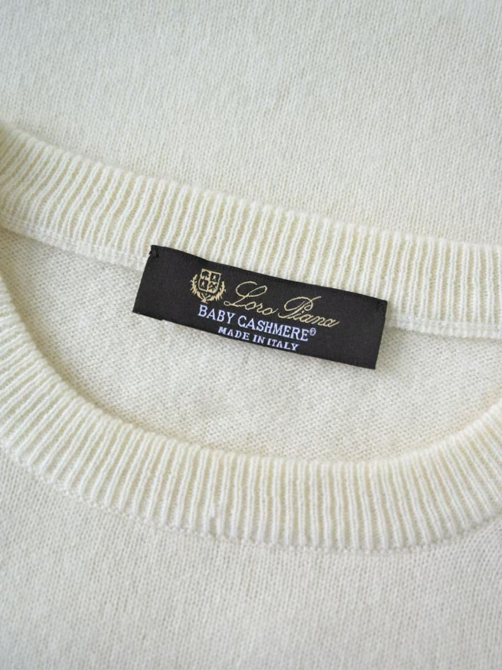 Loro Piana Herren-Pullover aus Baby-Kaschmir in Cremeweiss