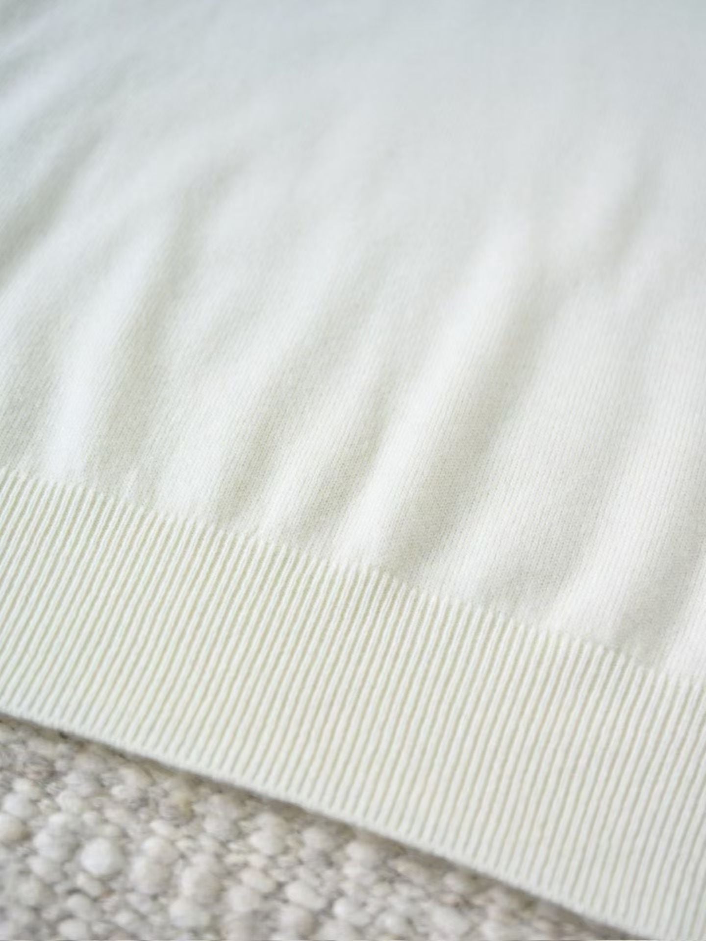 Loro Piana Herren-Pullover aus Baby-Kaschmir in Cremeweiss