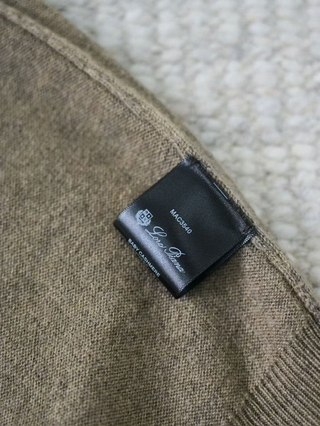 Loro Piana Herren-Pullover aus Baby-Kaschmir in Olivgrün