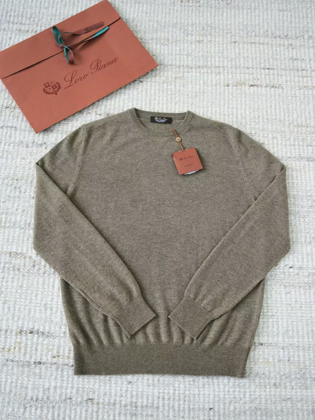 Loro Piana Herren-Pullover aus Baby-Kaschmir in Olivgrün