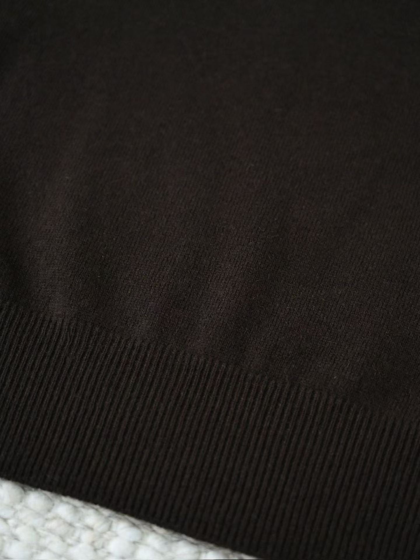 Loro Piana Herren-Pullover aus Baby-Kaschmir in Dunkelbraun