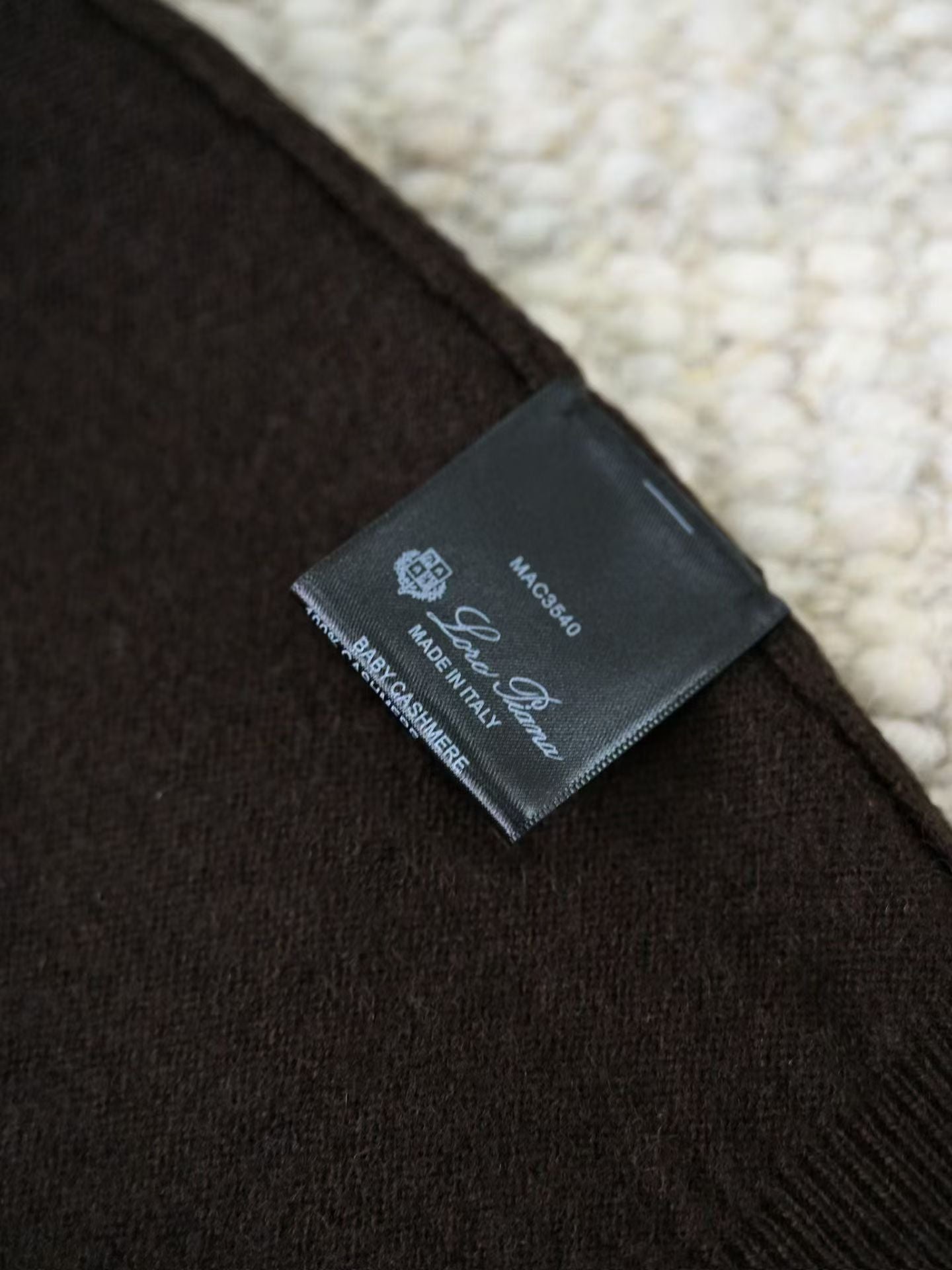 Loro Piana Herren-Pullover aus Baby-Kaschmir in Dunkelbraun