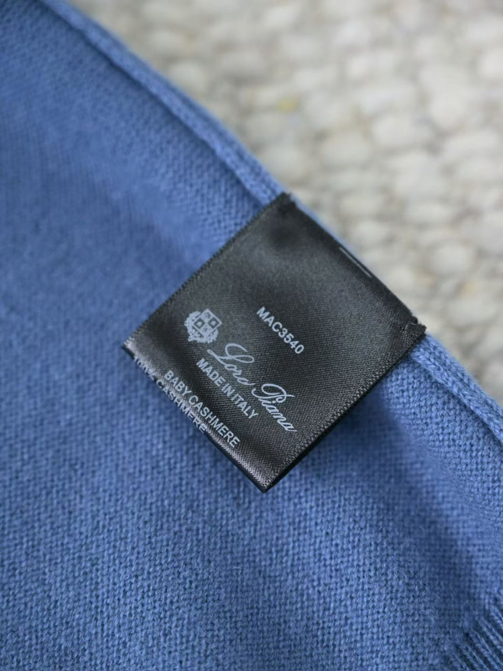 Loro Piana Herren-Pullover aus Baby-Kaschmir in Mittelblau