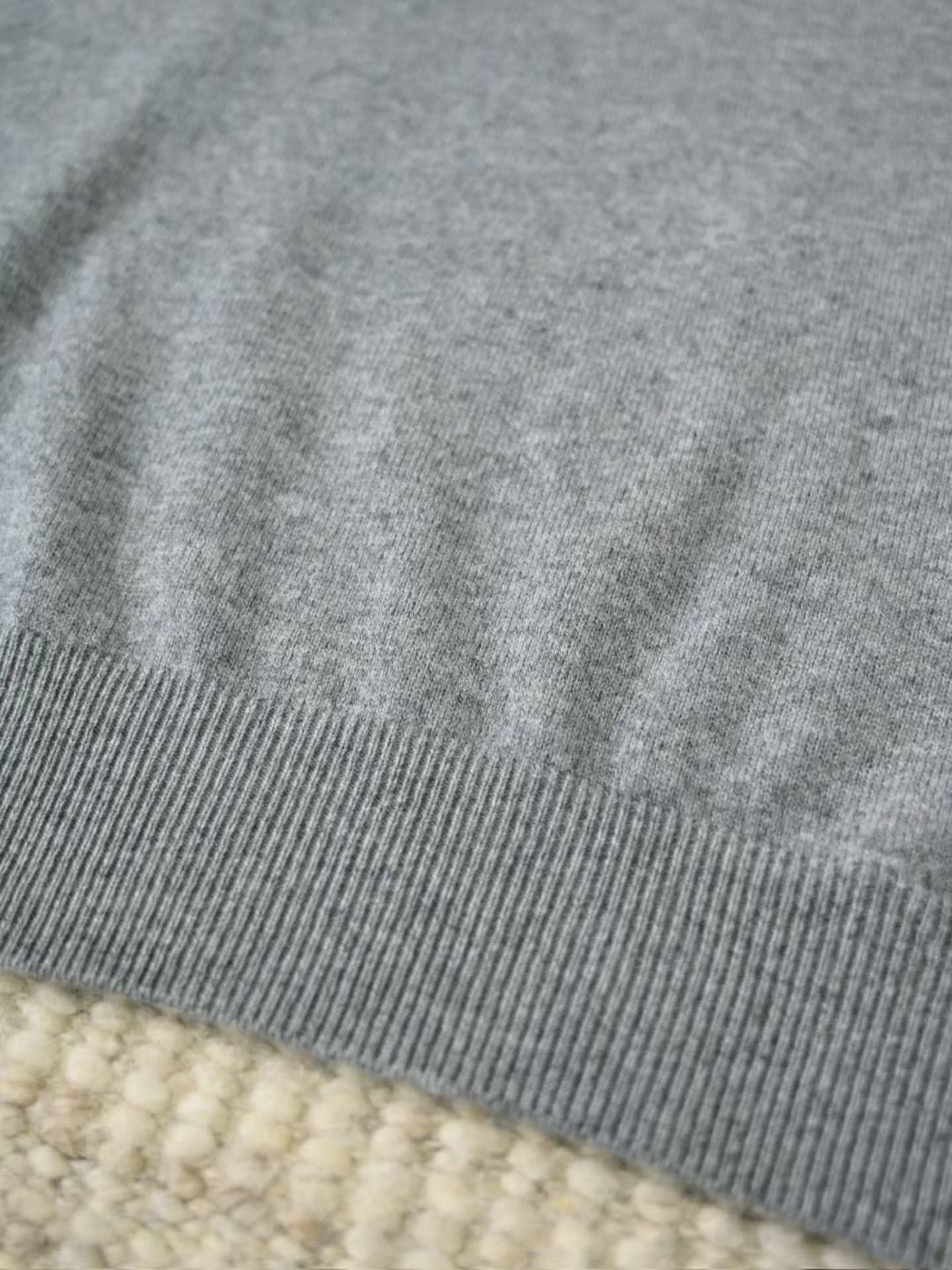 Loro Piana Herren-Pullover aus Baby-Kaschmir in Hellgrau