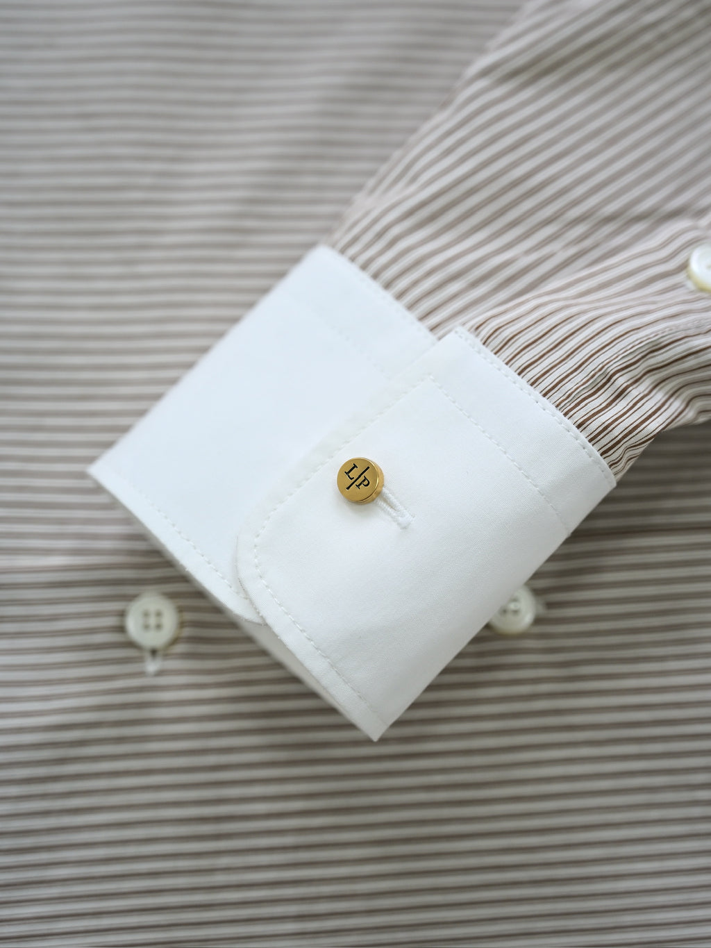 Loro Piana Herren-Hemd aus Baumwolle mit beige-weissem Streifenmuster