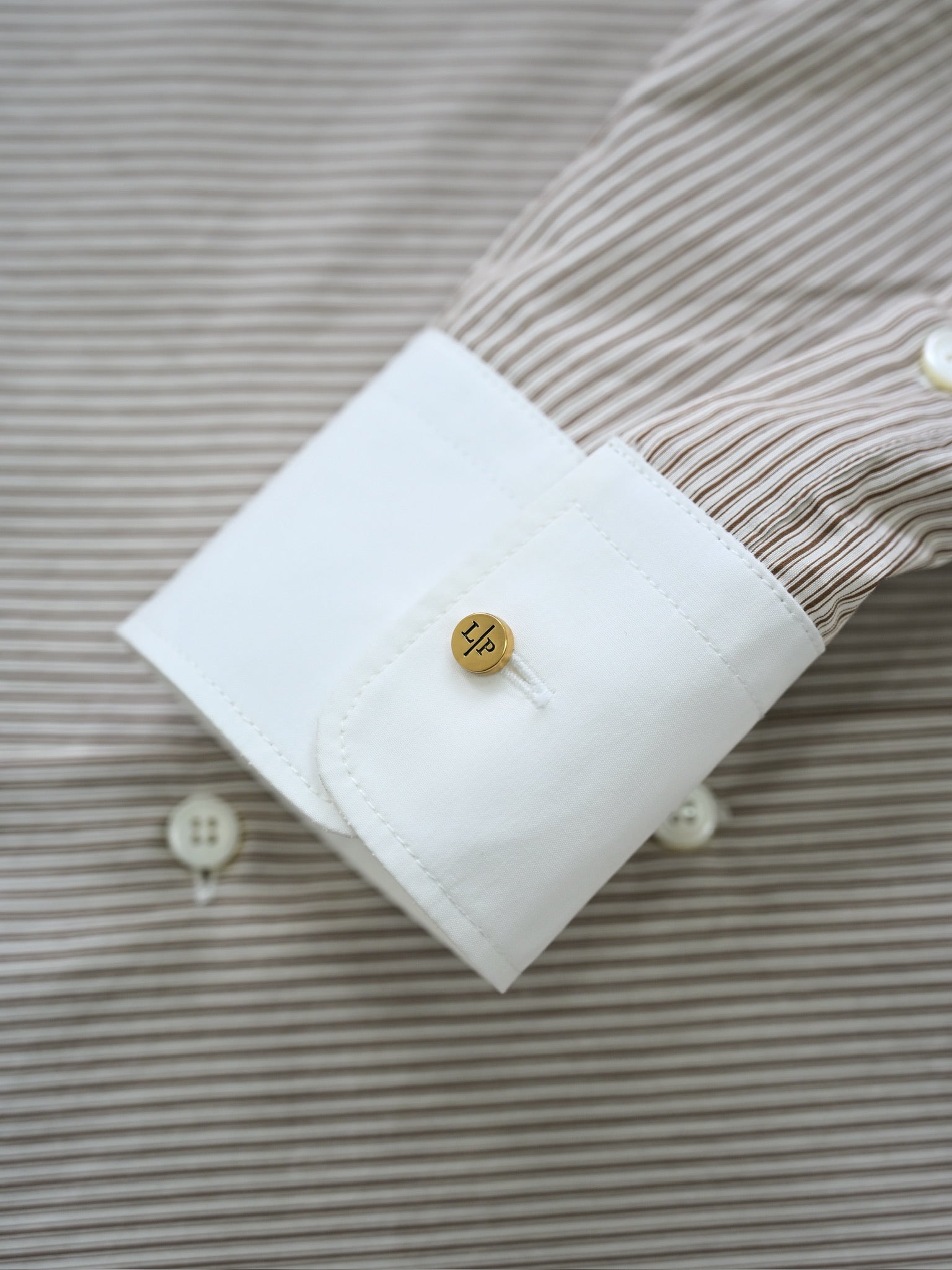 Loro Piana Herren-Hemd aus Baumwolle mit beige-weissem Streifenmuster