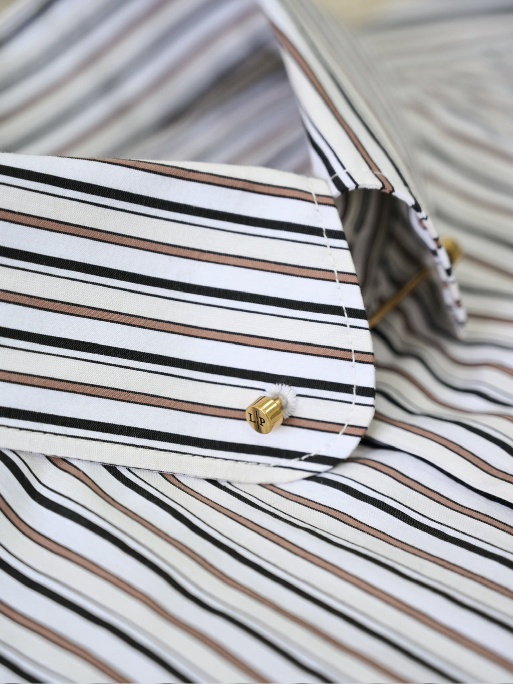 Loro Piana Herren-Hemd aus Baumwolle mit braun-schwarz-weissem Streifenmuster