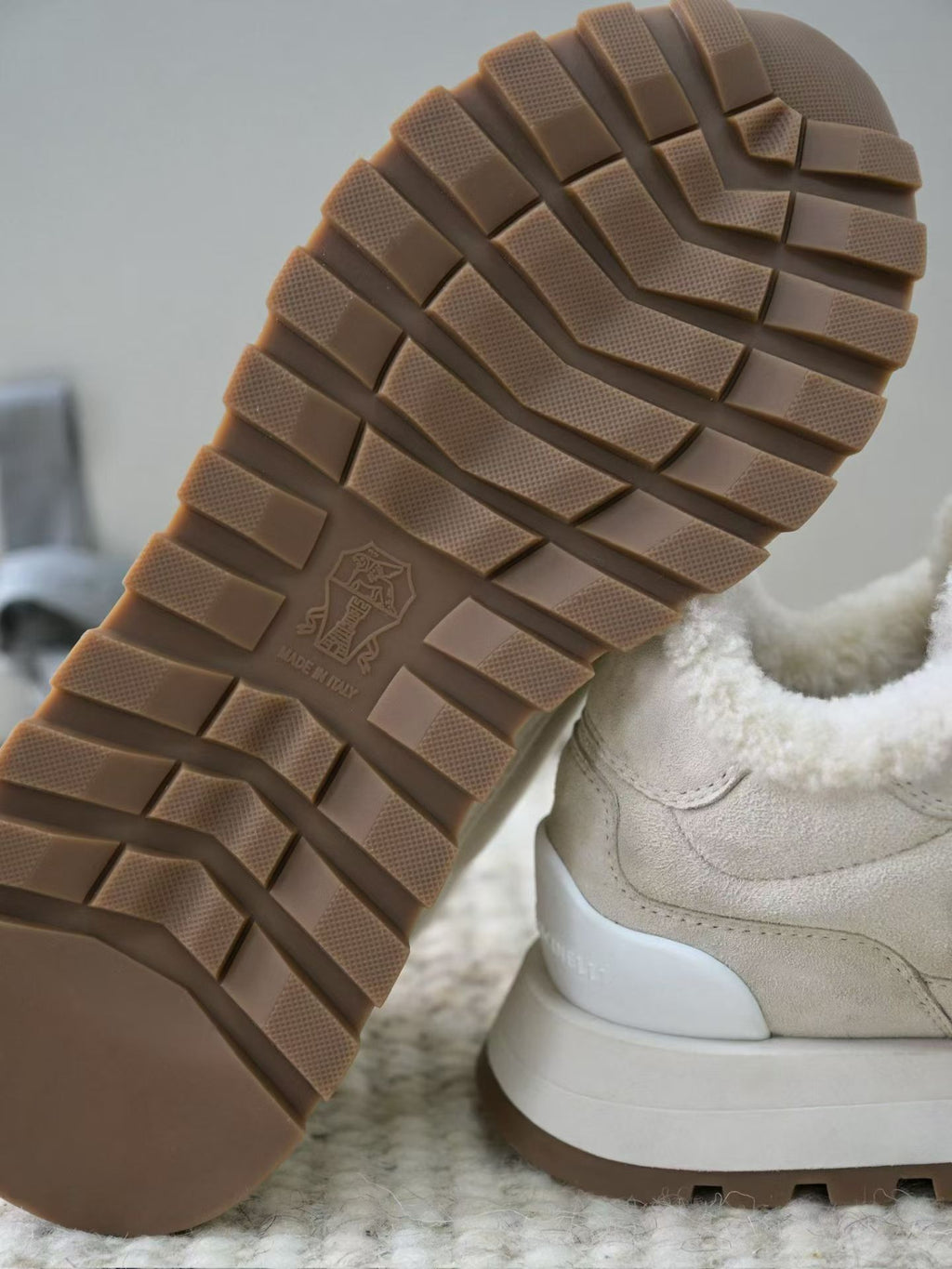 Brunello Cucinelli Damen-Sneaker aus Veloursleder mit Lammfellfutter