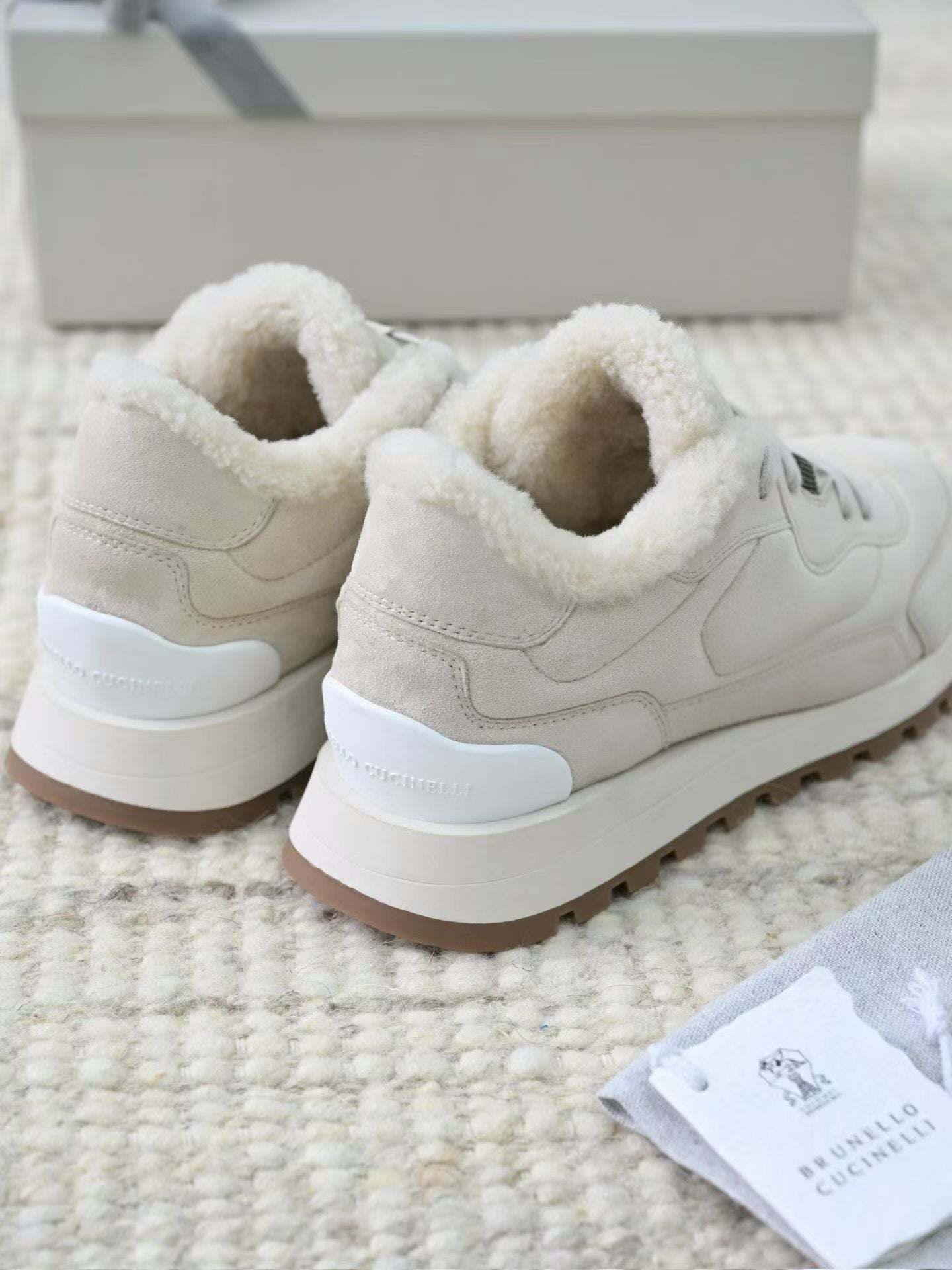 Brunello Cucinelli Damen-Sneaker aus Veloursleder mit Lammfellfutter