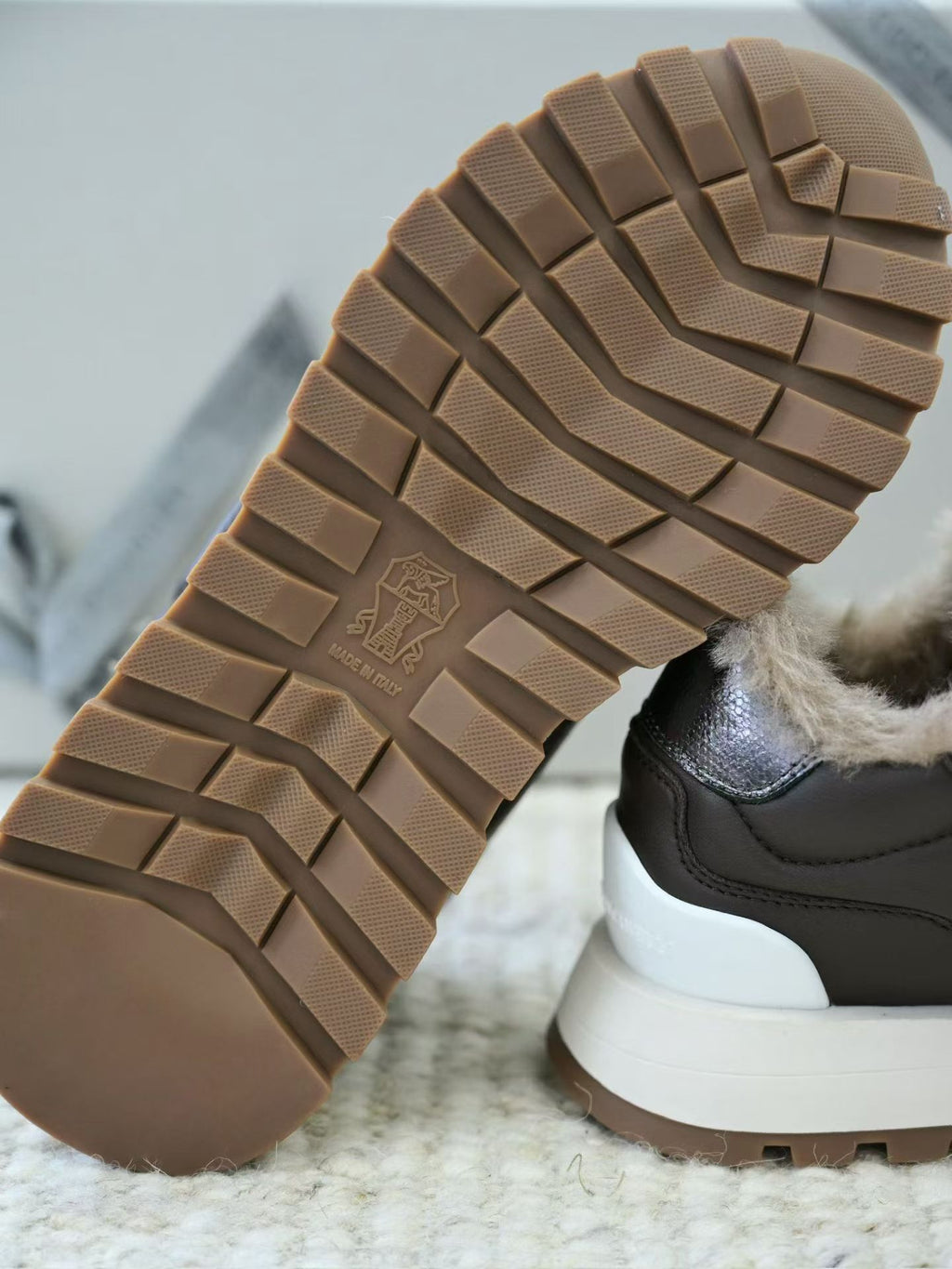 Brunello Cucinelli Damen Leder Sneaker mit Lammfell Futter