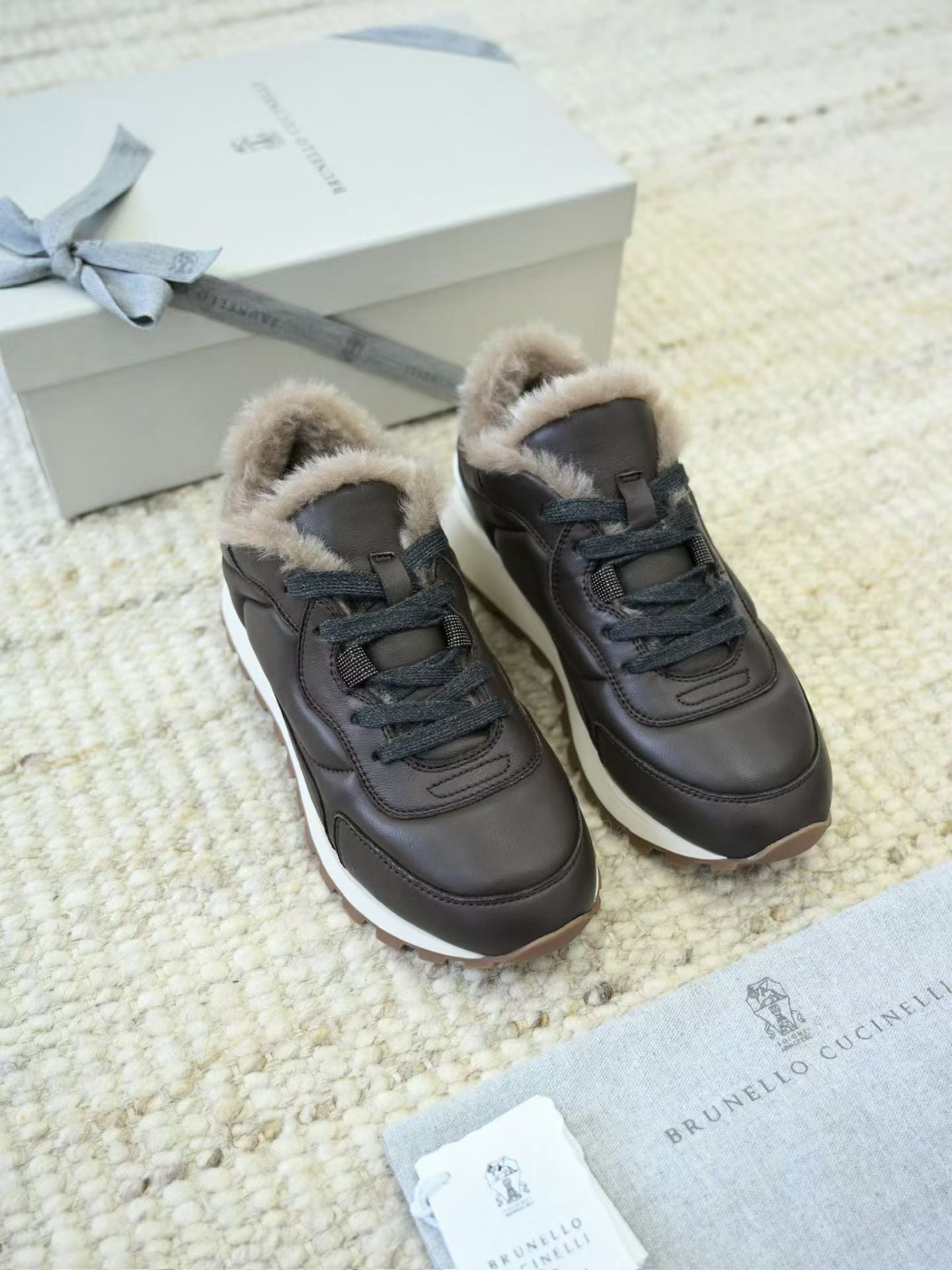 Brunello Cucinelli Damen Leder Sneaker mit Lammfell Futter