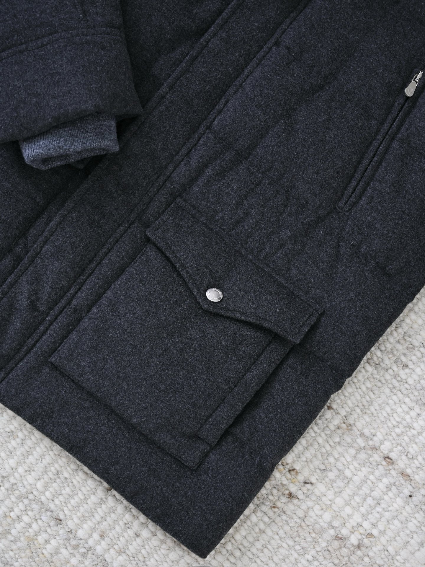 Brunello Cucinelli Herren Daunenparka aus Wollmix mit Kapuze (Dunkelgrau)