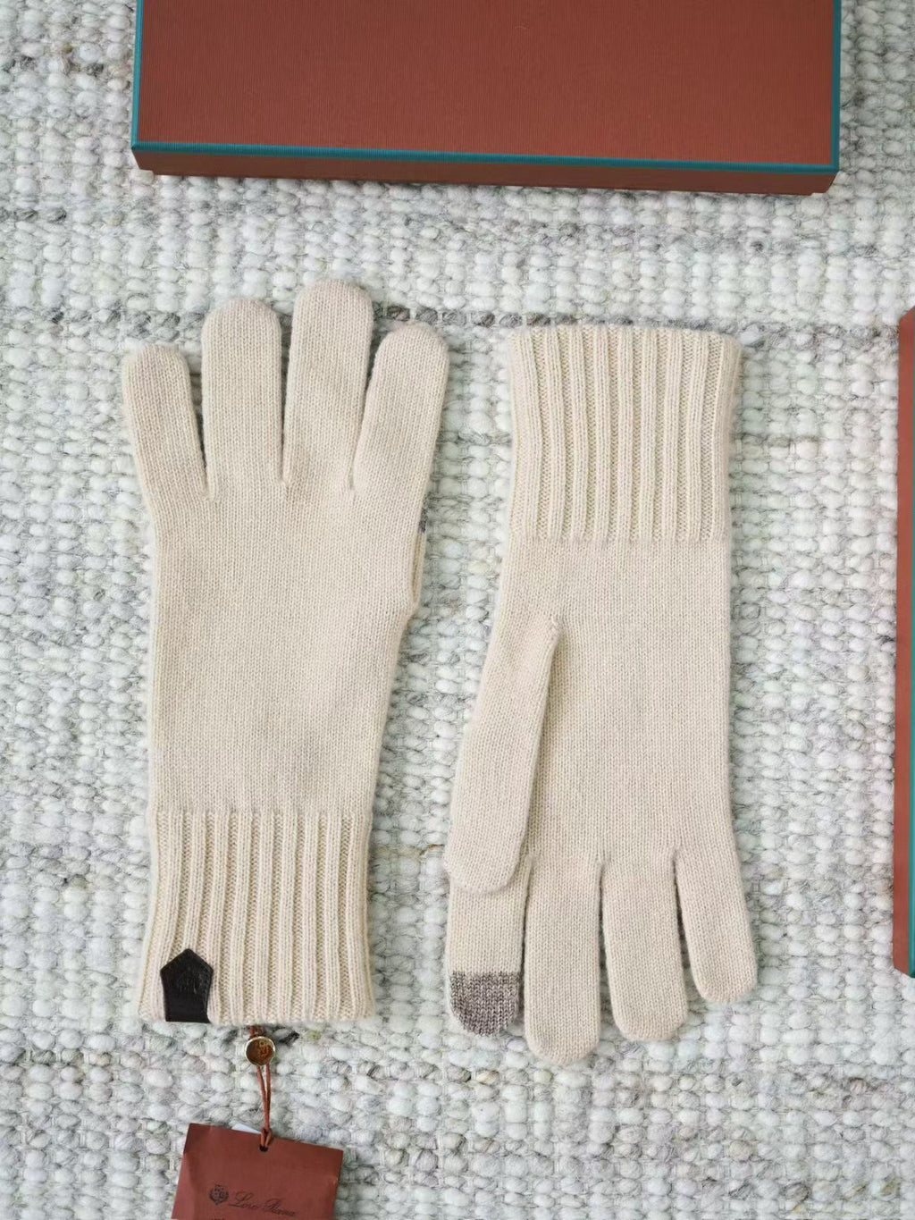 Gloves - white